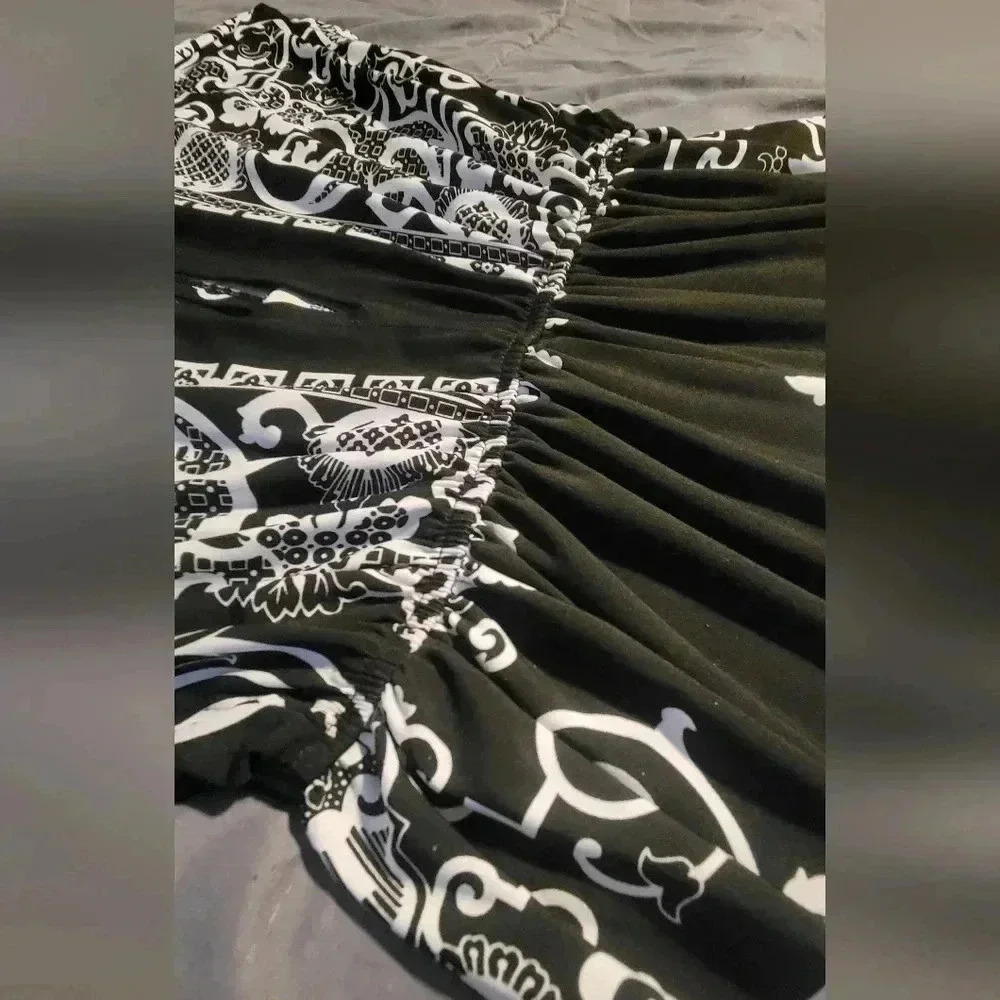 Black and white Kimono style dress, size small - Picture 4 of 4